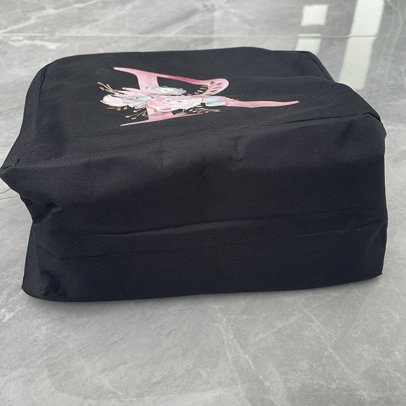 NWOT Monogrammed “R” Floral Insulated Lunch Bag With Handle - Picture 4 of 14